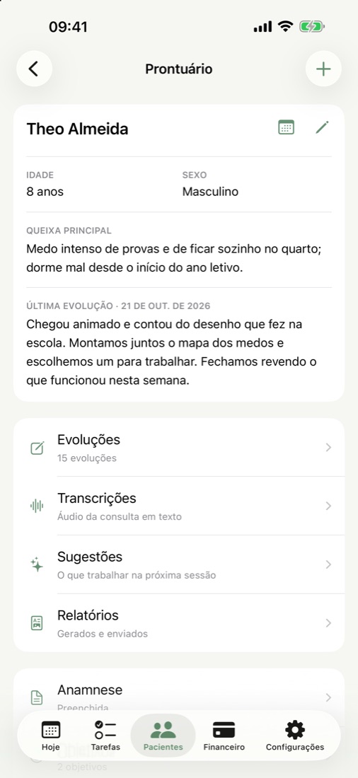 Prontuário do paciente com evoluções, transcrições, sugestões e relatórios